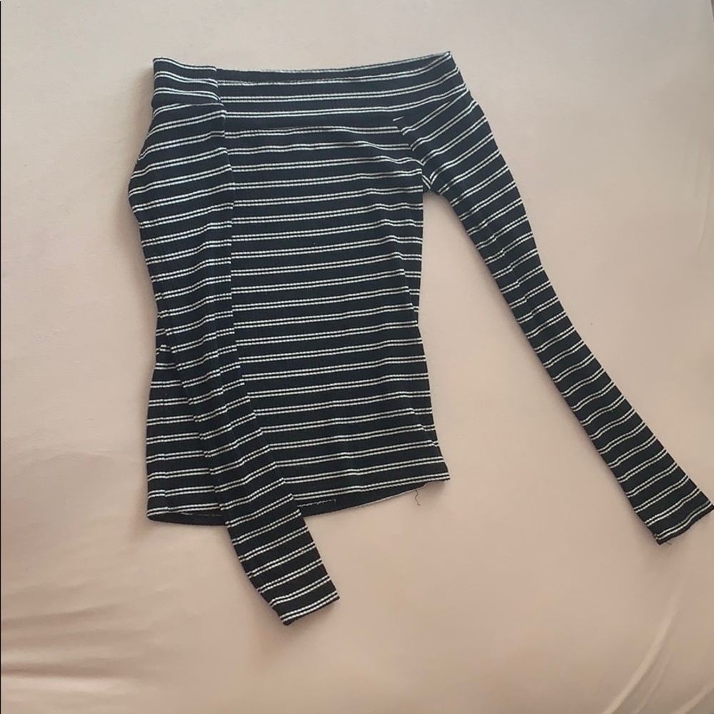 No shoulder dress shirt,